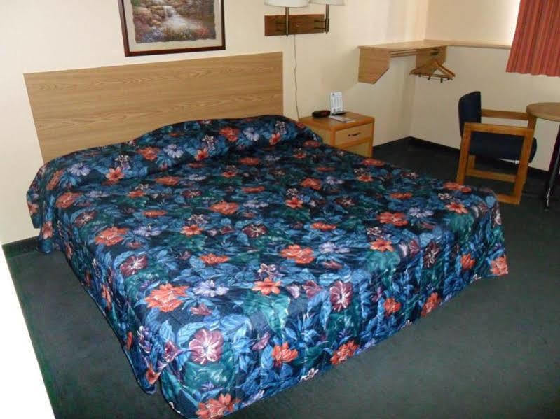 Super 8 By Wyndham Chadron Ne Hotel Buitenkant foto